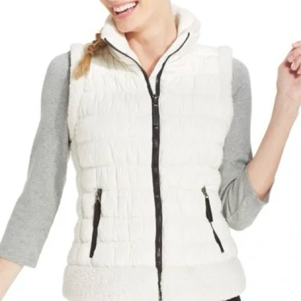 Calvin Klein’s Women's White Sherpa Lined Quilted Zip Up Vest Size M